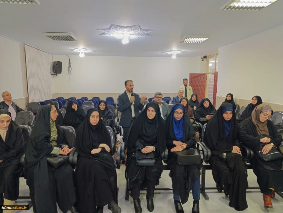 نشست صمیمانه مسئولان دانشگاه فرهنگیان استان تهران با کارکنان و اساتید پردیس عترت واوان برگزار گردید.

 7