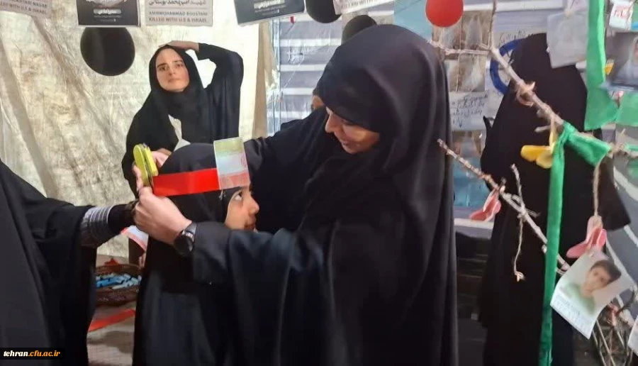 فعالیت موکب قرارگاه جهادی فرهنگی پردیس زینبیه 
  4
